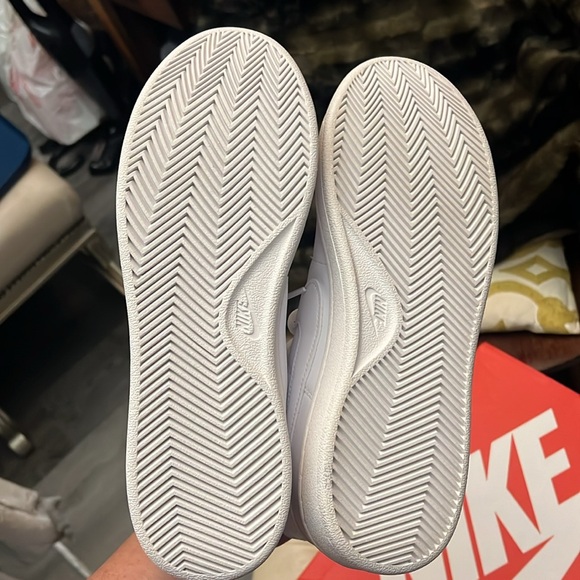 BRAND NEW Women’s Nike Court Royale 2 Mid Sneakers Size 8.5 - Picture 5 of 8